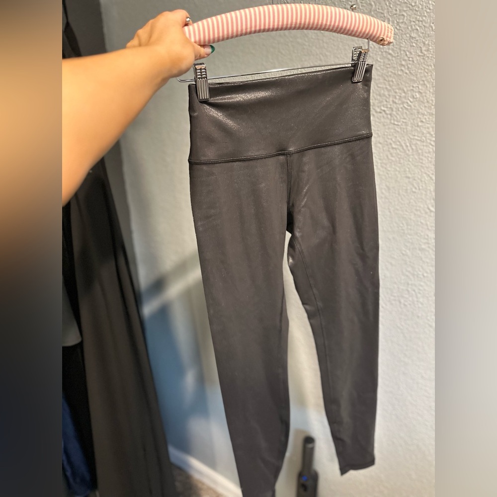 Winder under leggings. Lululemon.